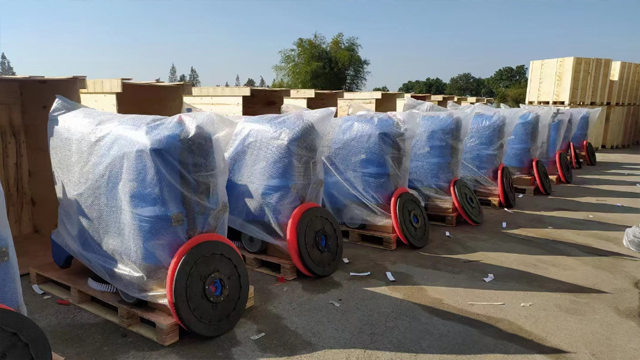 潔臣士洗地機，商場潔凈守護者