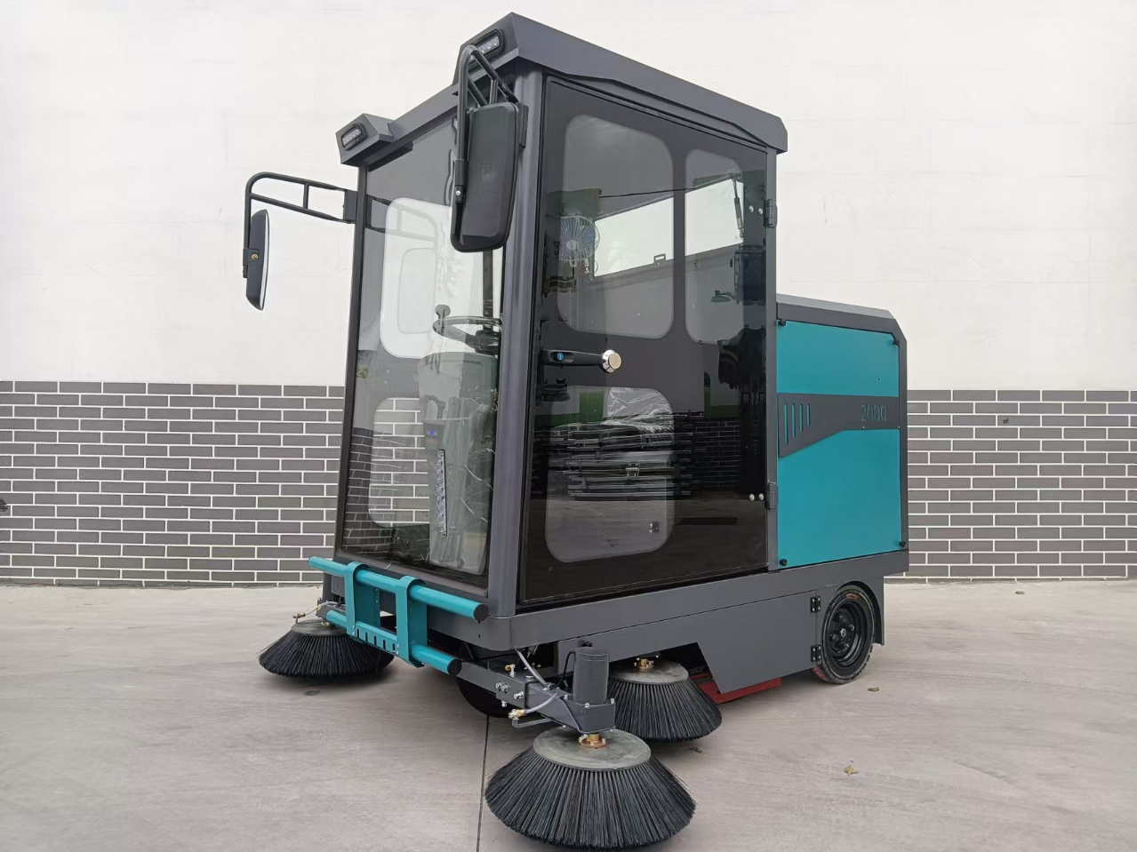 潔臣士掃地機(jī)：工廠清潔降本增效的主要利器